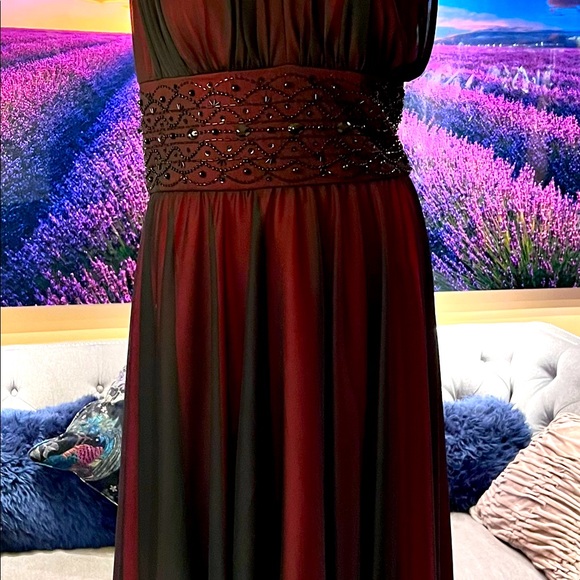 Sleeveless Cocktail Dress by Jessica Howard.  Woman’s size 8. - Picture 4 of 9